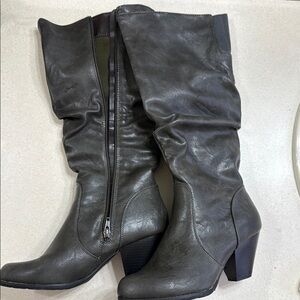 Women's Gray Leather Boots
